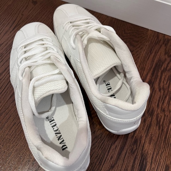 Danzcue White Cheer Shoes Women’s size 7.5 - Picture 7 of 8